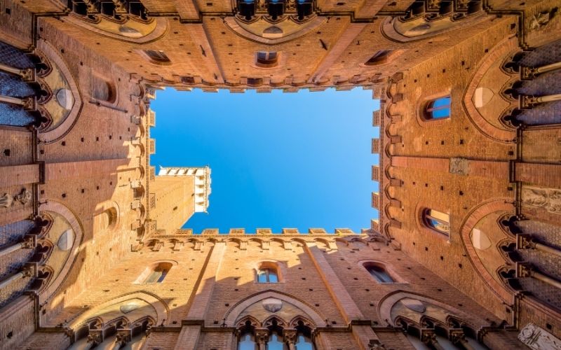 BRINDISI DI CAPODANNO IN VAL D'ORCIA TRA GUSTO E CULTURA
